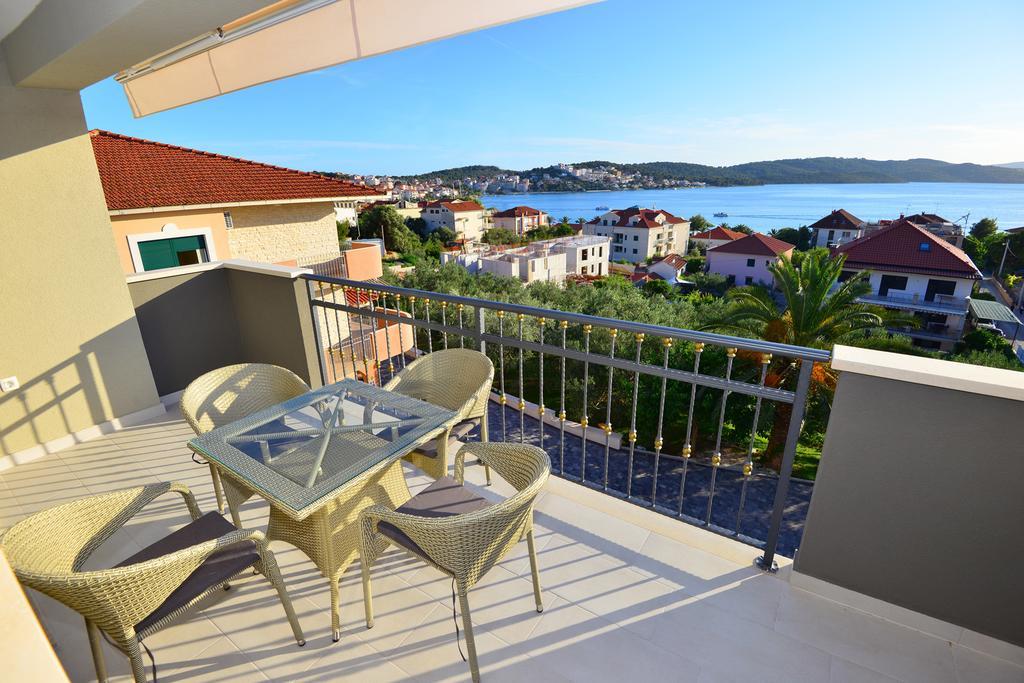 Apartments Villa Coratina Trogir Extérieur photo