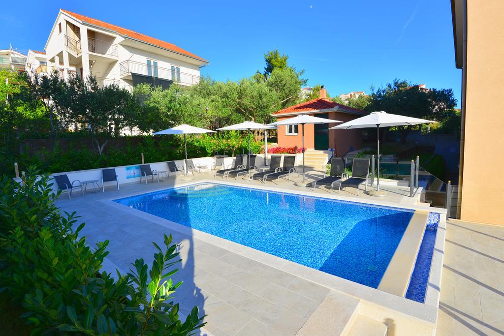 Apartments Villa Coratina Trogir Extérieur photo