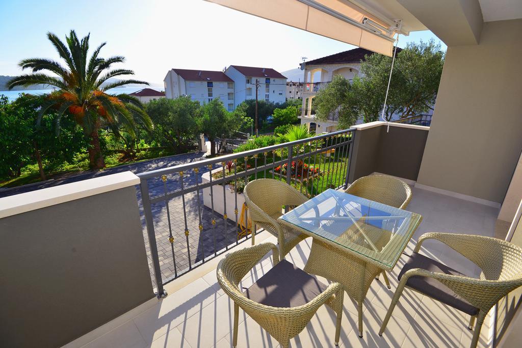 Apartments Villa Coratina Trogir Extérieur photo